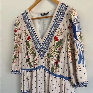 BloomChic Blue and White Floral V-Neck Blouse